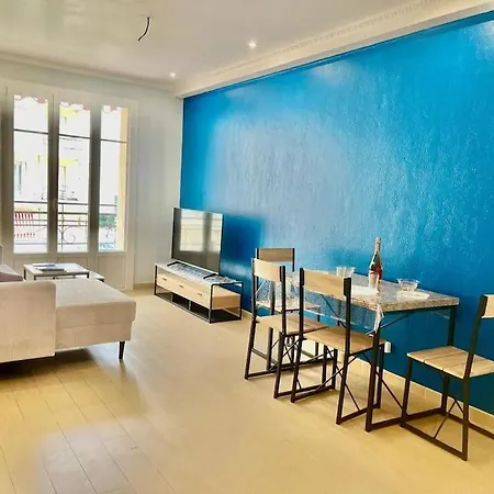 Merimee Yourhosthelper