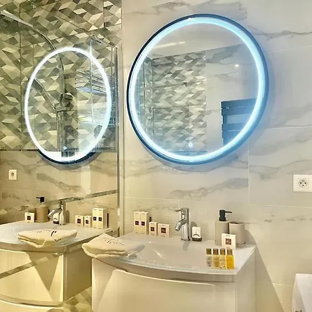 Merimee Yourhosthelper Le Cannet