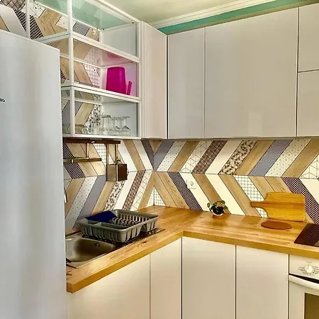 Merimee Yourhosthelper * Le Cannet