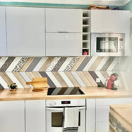 Merimee Yourhosthelper Lejlighed