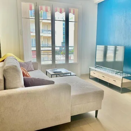 Merimee Yourhosthelper Lejlighed