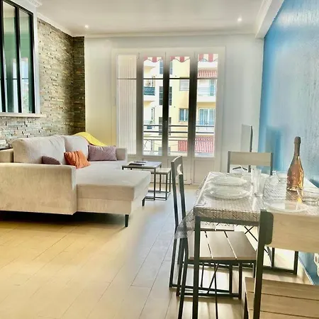 Merimee Yourhosthelper *